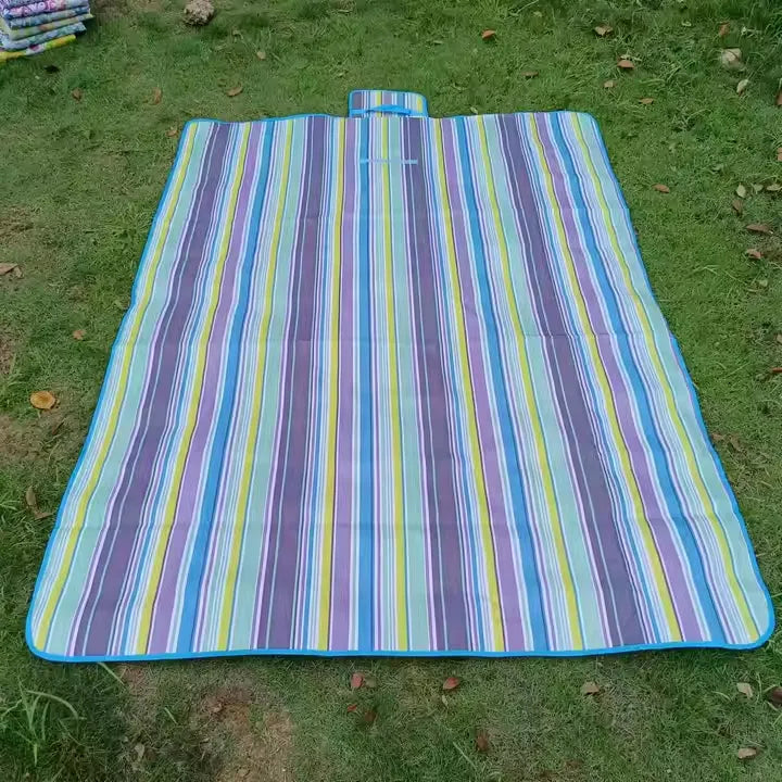 Extra Large Foldable Picnic Blanket 190 × 190 CM – Water-Resistant Oxford Fabric Outdoor Beach & Camping Mat with Carry Handle