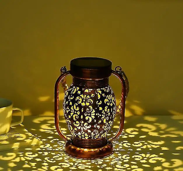 مصباح LED خارجي يعمل بالطاقة الشمسية على شكل زهرة