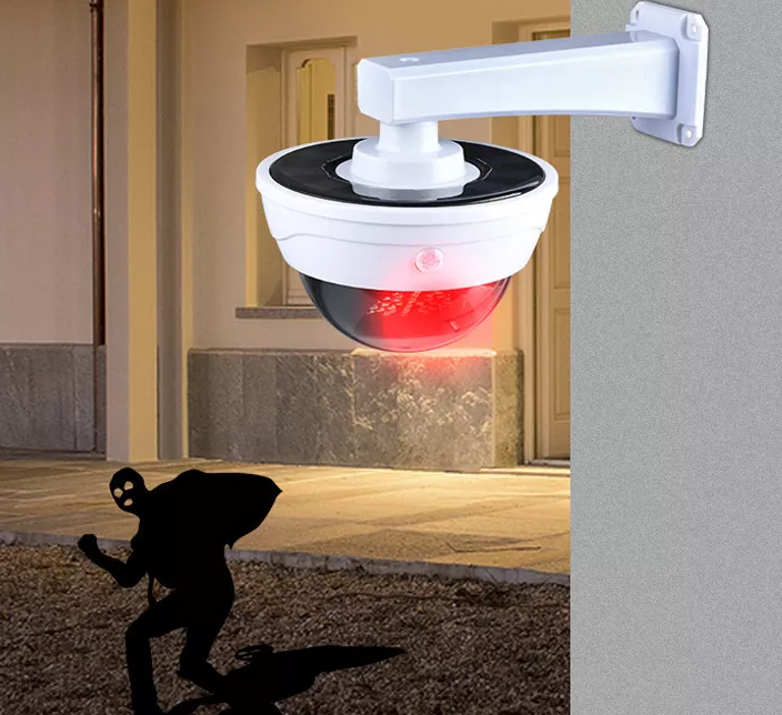مصباح LED يعمل بالطاقة الشمسية مع جهاز تحكم عن بعد ومستشعر حركة بثلاثة أوضاع